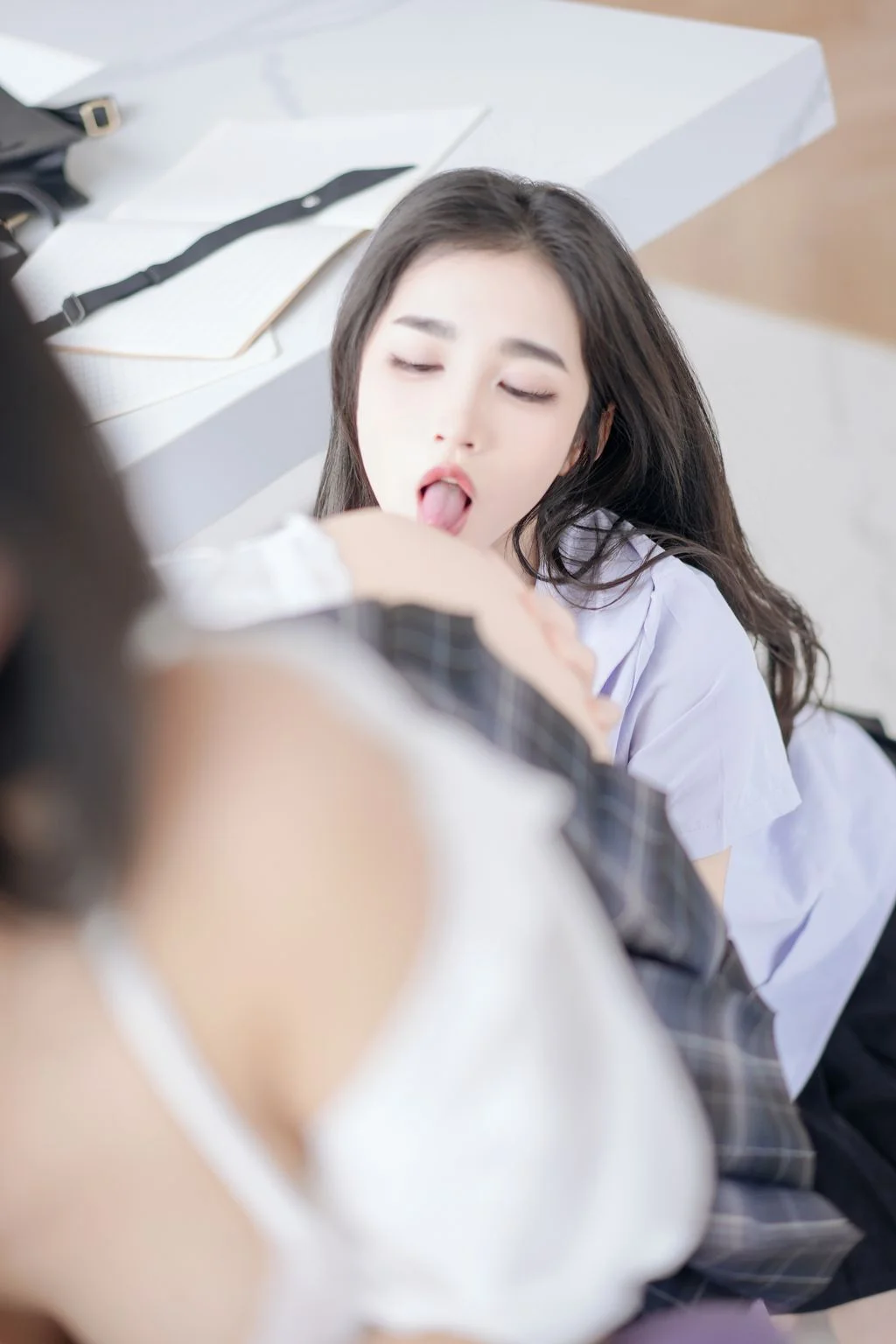 [内购无水印] 鱼子酱Fish & 谭小灵 双人JK 108P 第37张（鱼子酱Fish & 谭小灵）