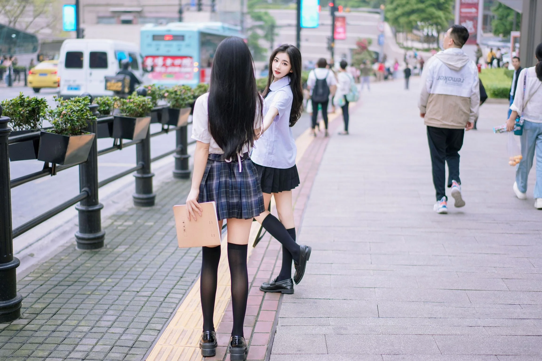 [内购无水印] 鱼子酱Fish & 谭小灵 双人JK 108P 第8张（鱼子酱Fish & 谭小灵）
