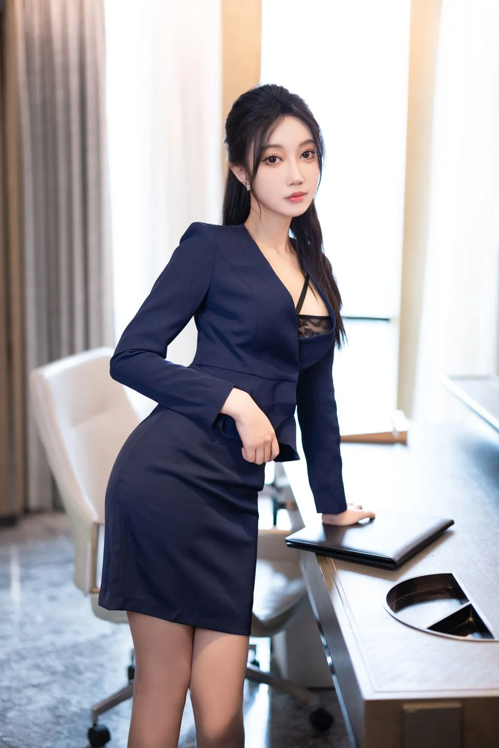[内购无水印] 玥儿玥er 秘书OL装 90P 第12张（玥儿玥er）
