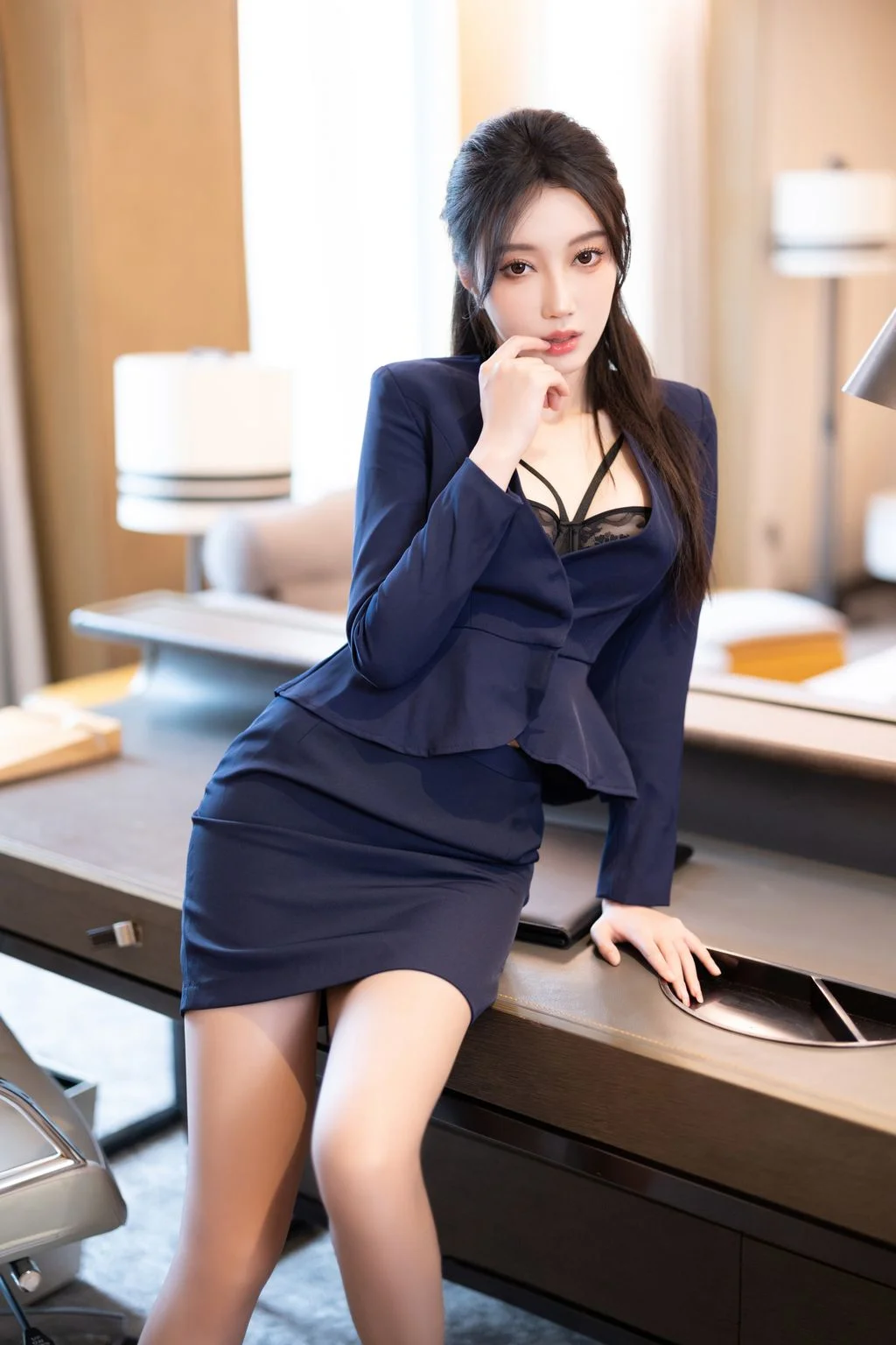 [内购无水印] 玥儿玥er 秘书OL装 90P 第15张（玥儿玥er）