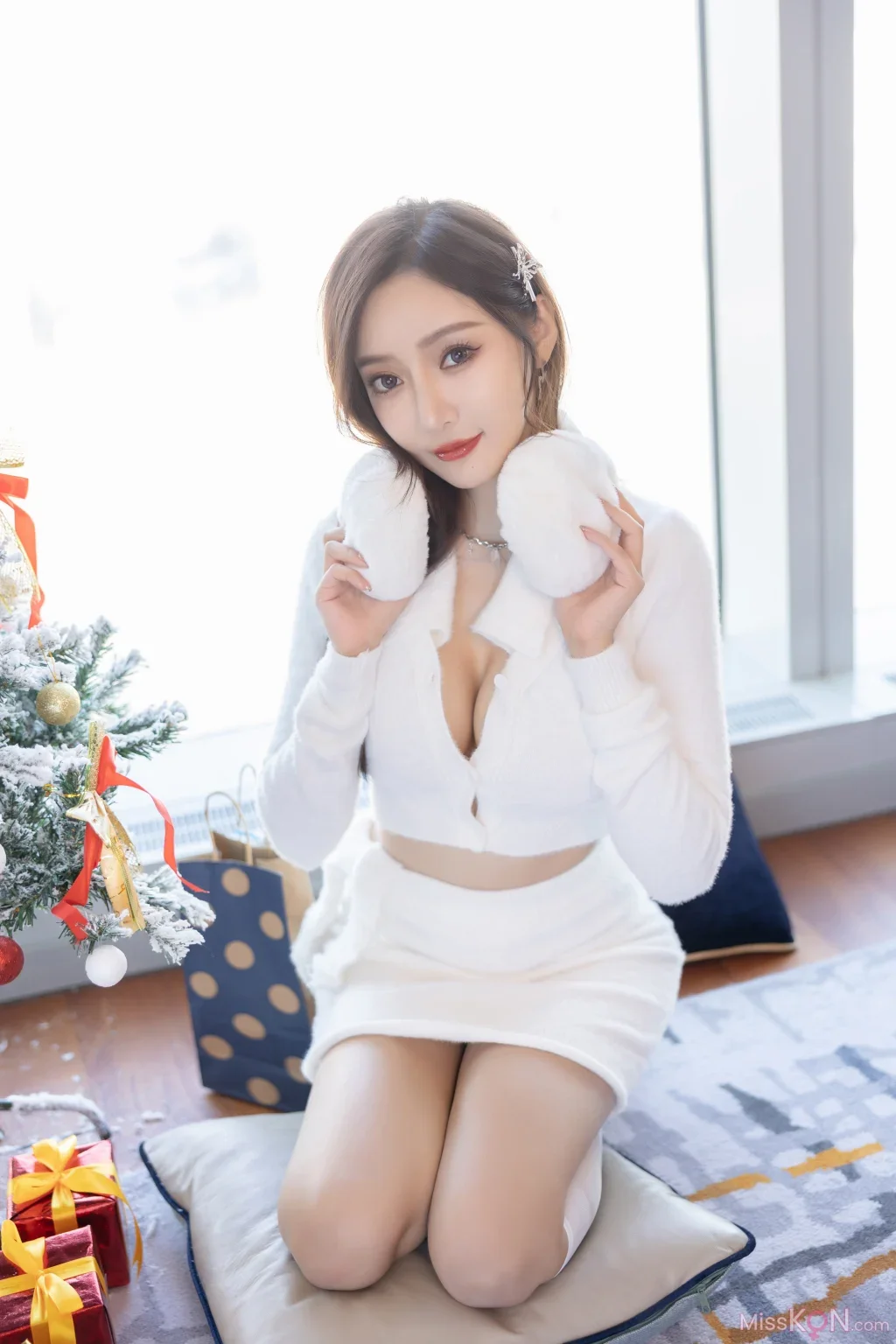 [内购无水印] 王馨瑶Yanni 白色套装圣诞女郎 87P 第4张（王馨瑶Yanni）
