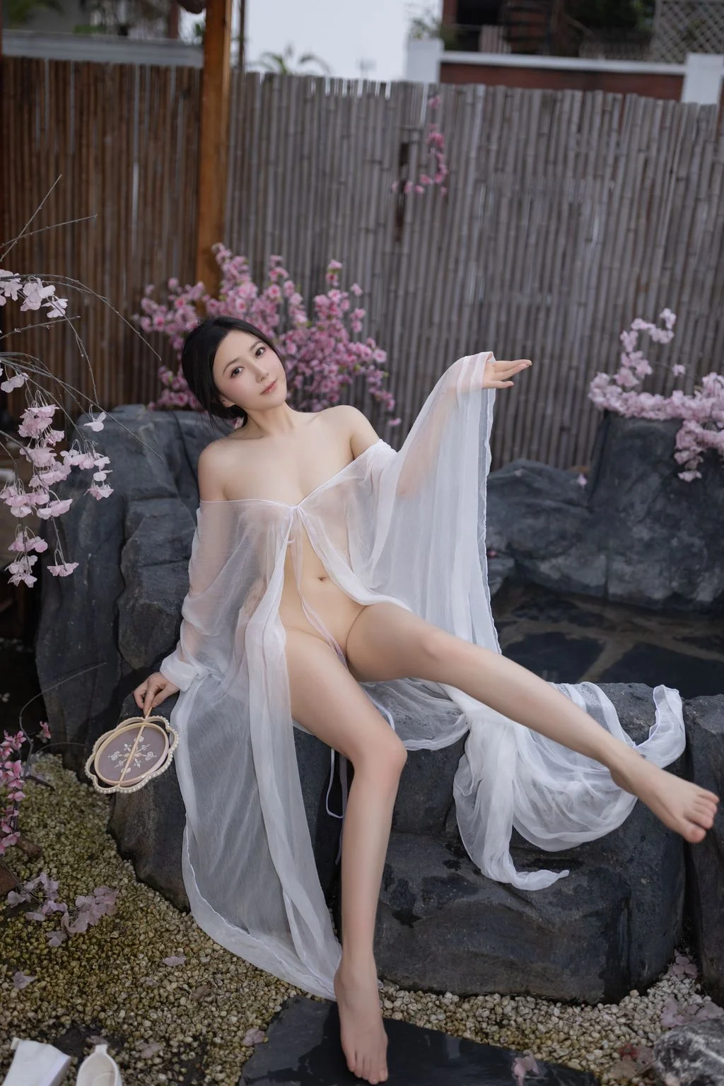 [内购无水印] 鱼子酱Fish 花想容 120P 第102张（鱼子酱Fish）