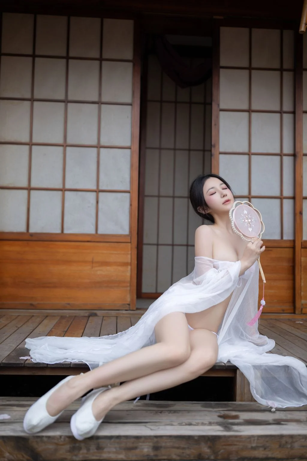 [内购无水印] 鱼子酱Fish 花想容 120P 第10张（鱼子酱Fish）
