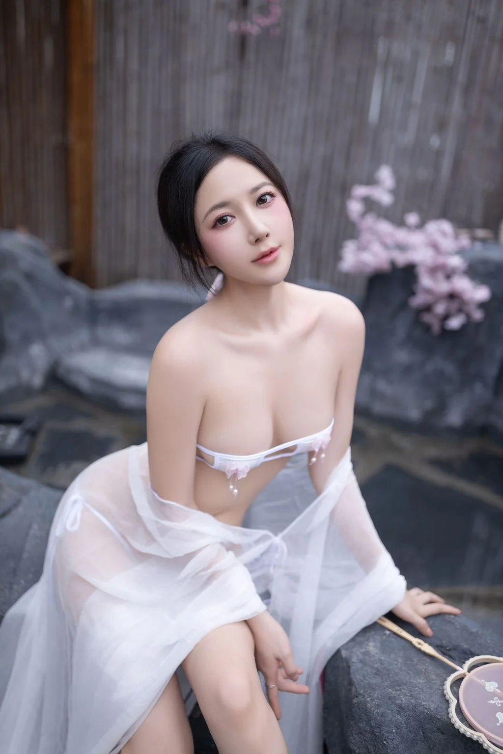 [内购无水印] 鱼子酱Fish 花想容 120P 第19张（鱼子酱Fish）