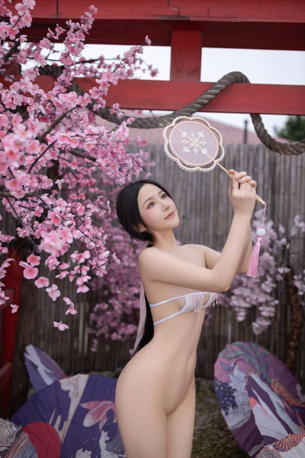 [内购无水印] 鱼子酱Fish 花想容 120P 第73张（鱼子酱Fish）