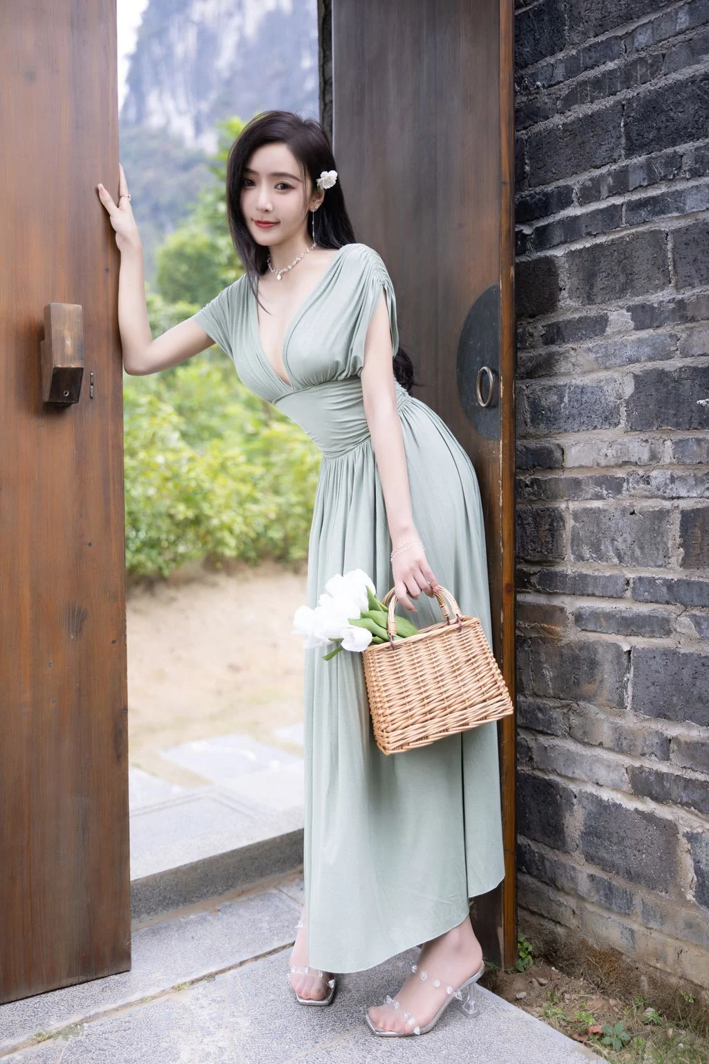 [内购无水印] 王馨瑶Yanni 豆绿色连衣裙白色泳衣 108P 第11张（王馨瑶Yanni）