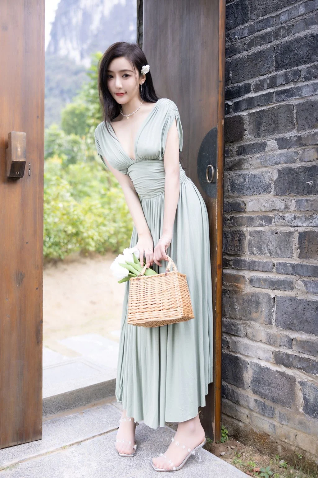 [内购无水印] 王馨瑶Yanni 豆绿色连衣裙白色泳衣 108P 第12张（王馨瑶Yanni）