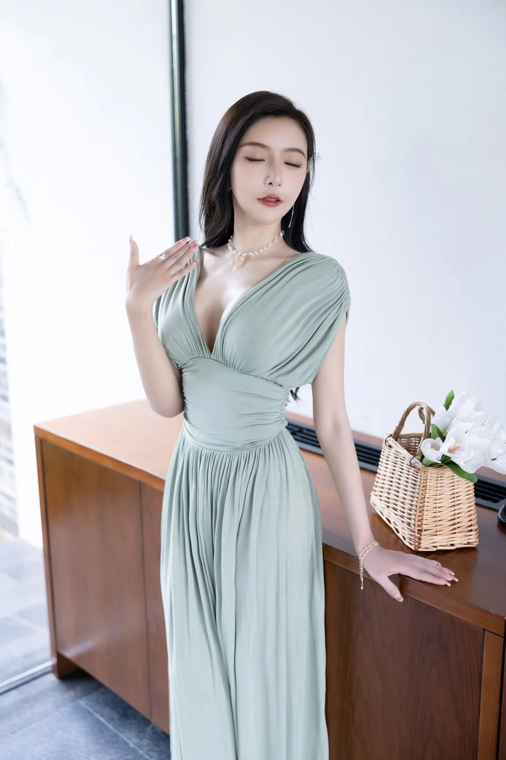 [内购无水印] 王馨瑶Yanni 豆绿色连衣裙白色泳衣 108P 第23张（王馨瑶Yanni）