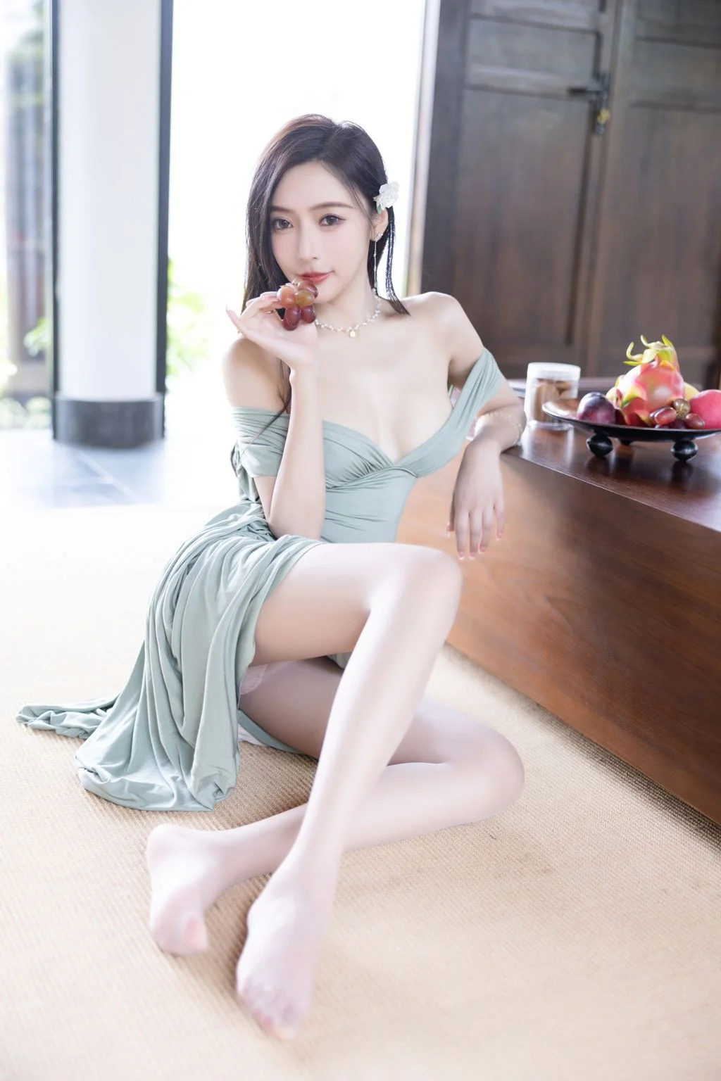 [内购无水印] 王馨瑶Yanni 豆绿色连衣裙白色泳衣 108P 第59张（王馨瑶Yanni）