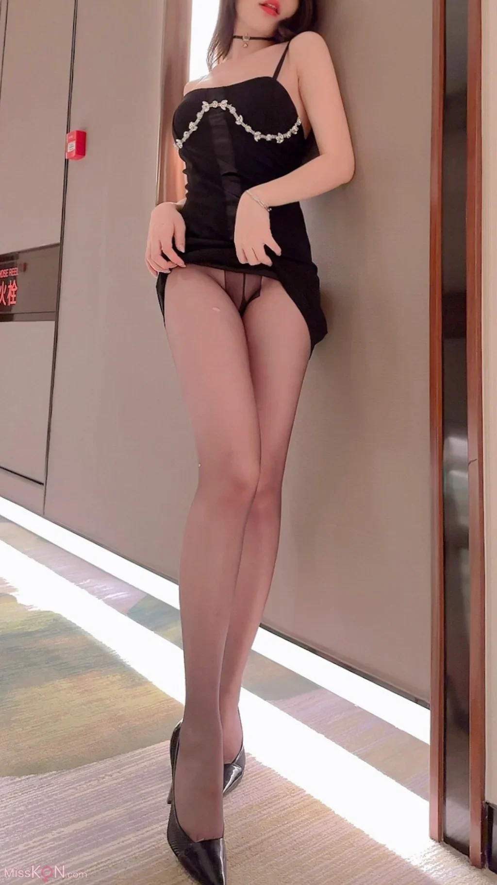[内购无水印] 徐莉芝Booty 秀人网模特 女友的温饱思淫欲 35P