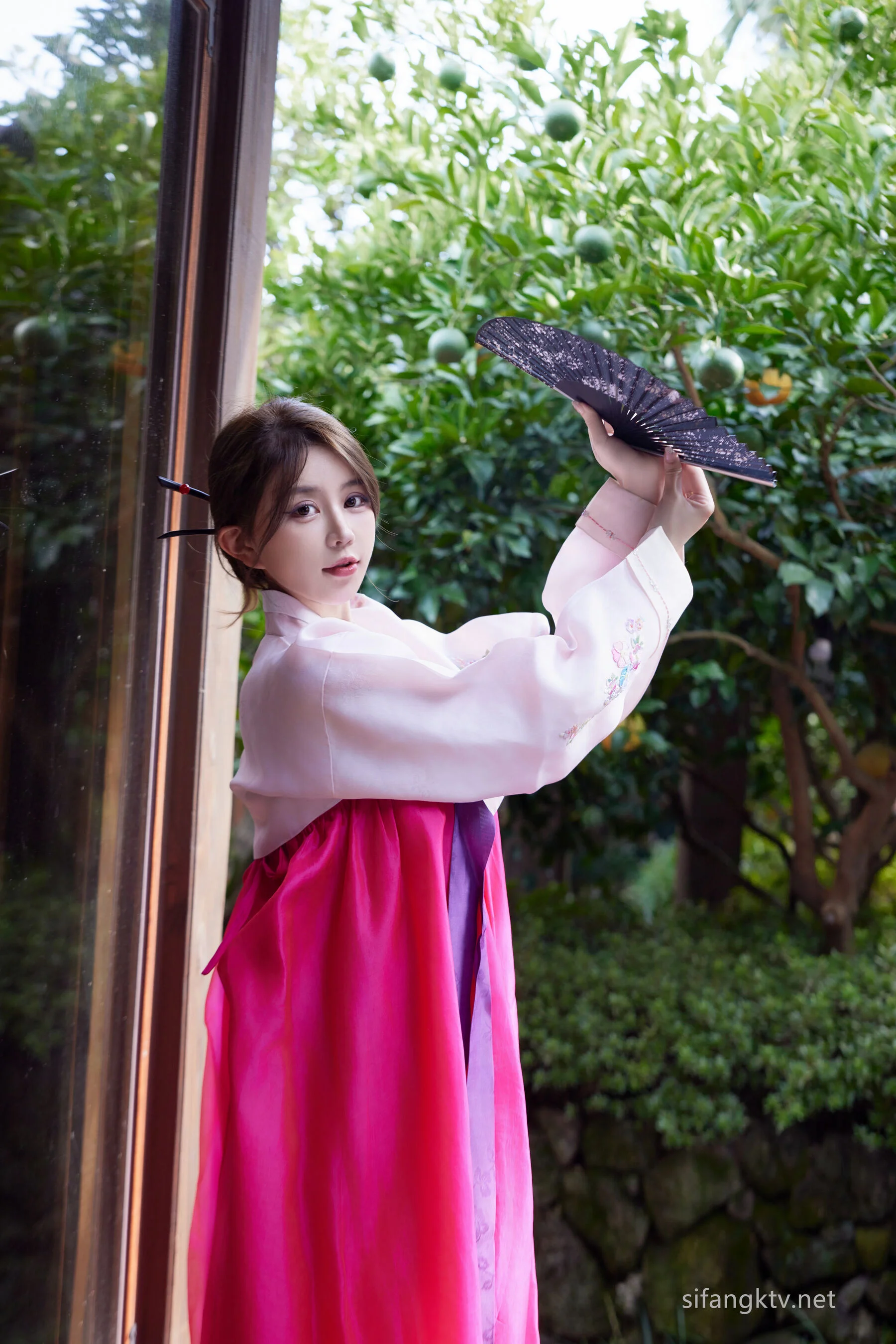 [私购流出] tina_甜仔 Vol. 07522 62P 第2张（tina_甜仔）