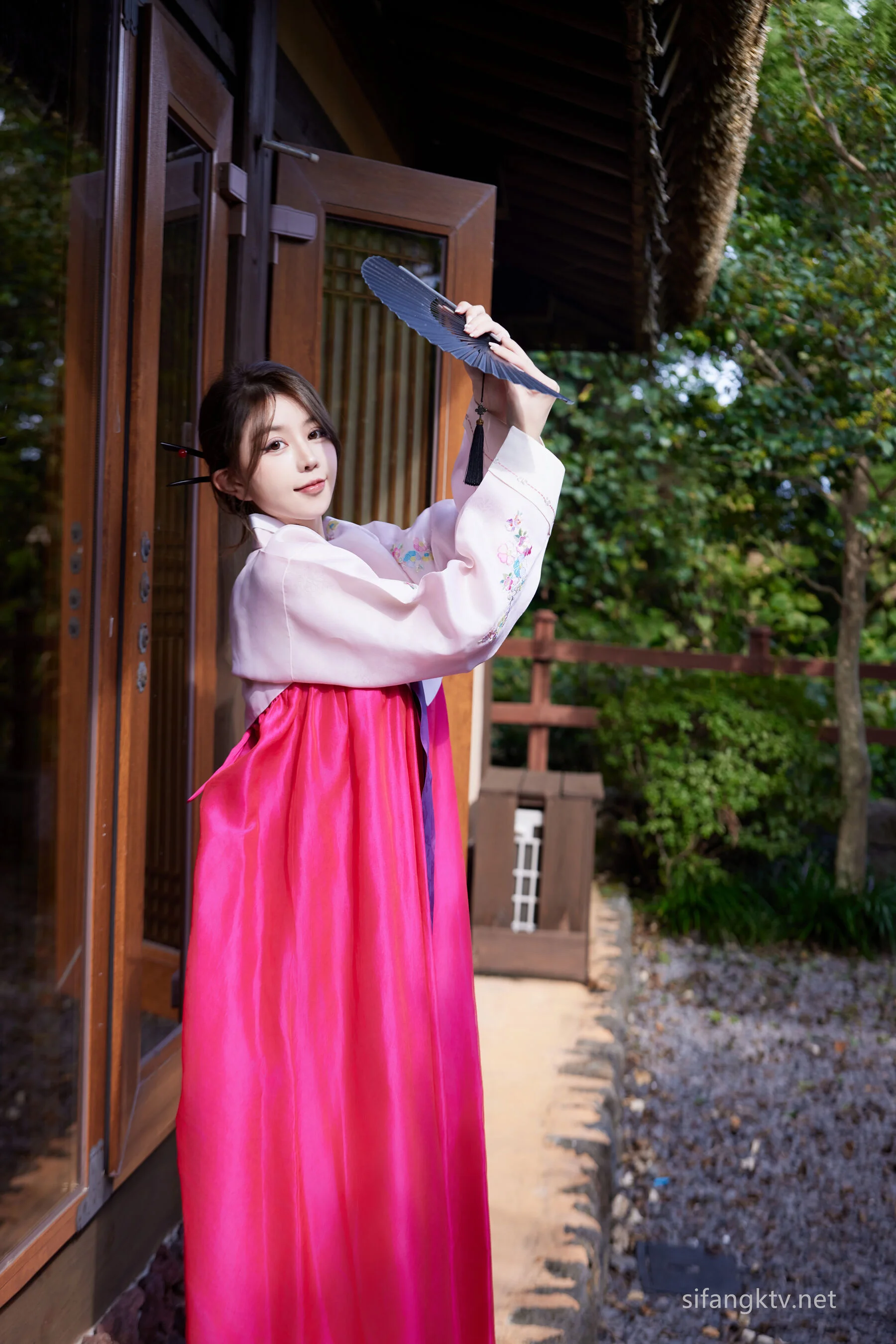 [私购流出] tina_甜仔 Vol. 07522 62P 第3张（tina_甜仔）