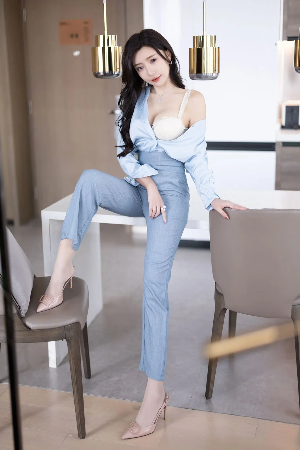 [内购无水印] 王馨瑶Yanni 灰蓝色西裤配丝绸上衣 97P 第25张（王馨瑶Yanni）