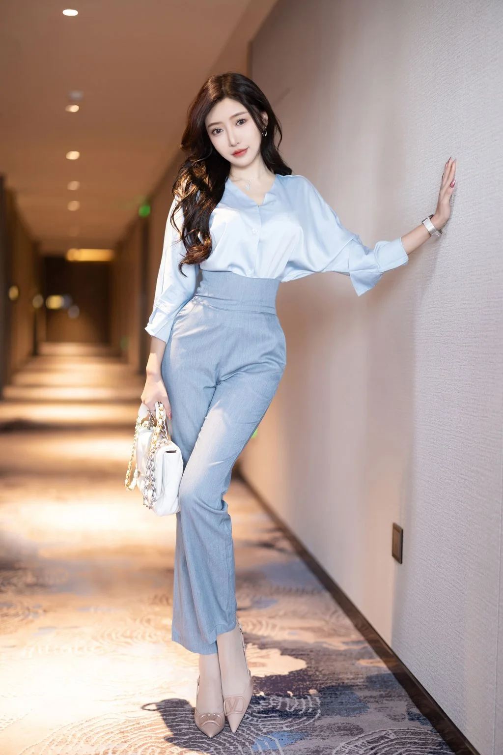 [内购无水印] 王馨瑶Yanni 灰蓝色西裤配丝绸上衣 97P 第2张（王馨瑶Yanni）
