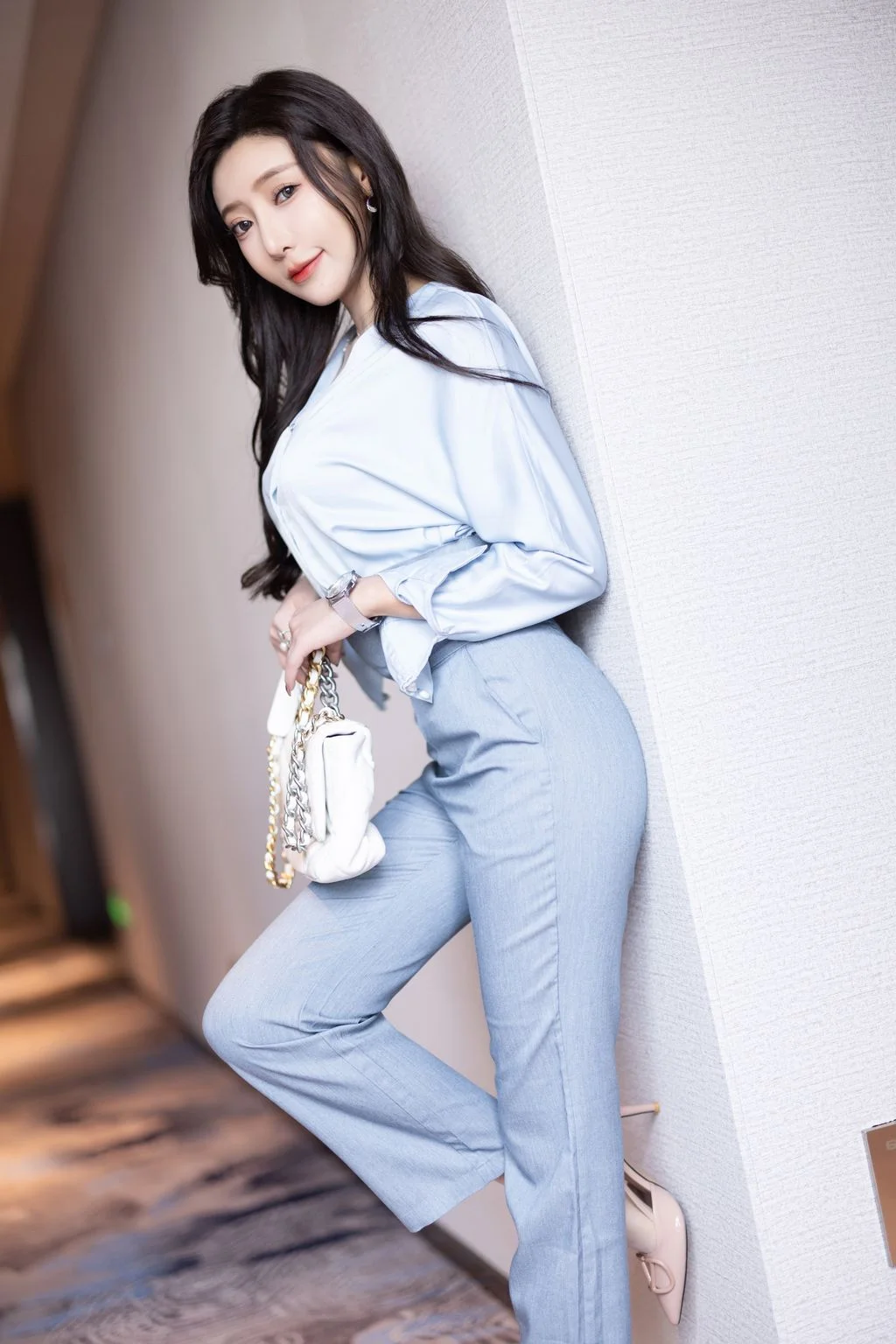 [内购无水印] 王馨瑶Yanni 灰蓝色西裤配丝绸上衣 97P 第4张（王馨瑶Yanni）