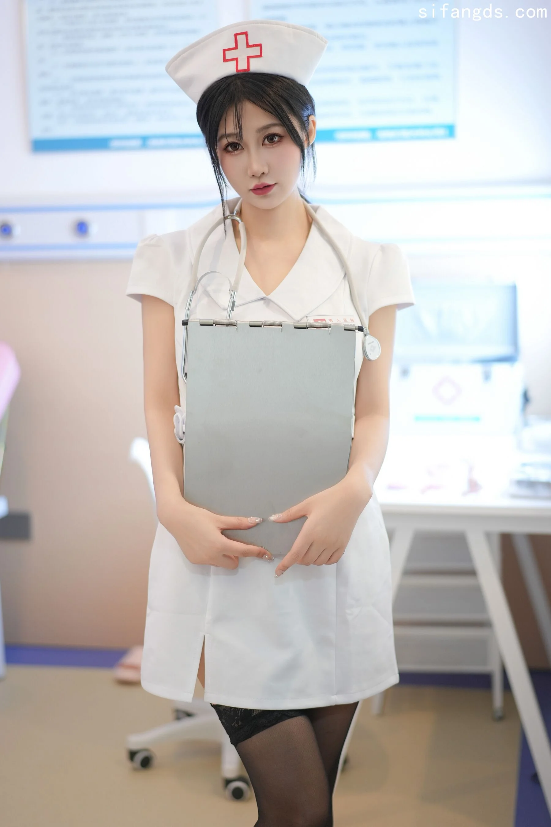 [私购流出] laura阿姣 Vol. 8512 92P 第3张（laura阿姣）