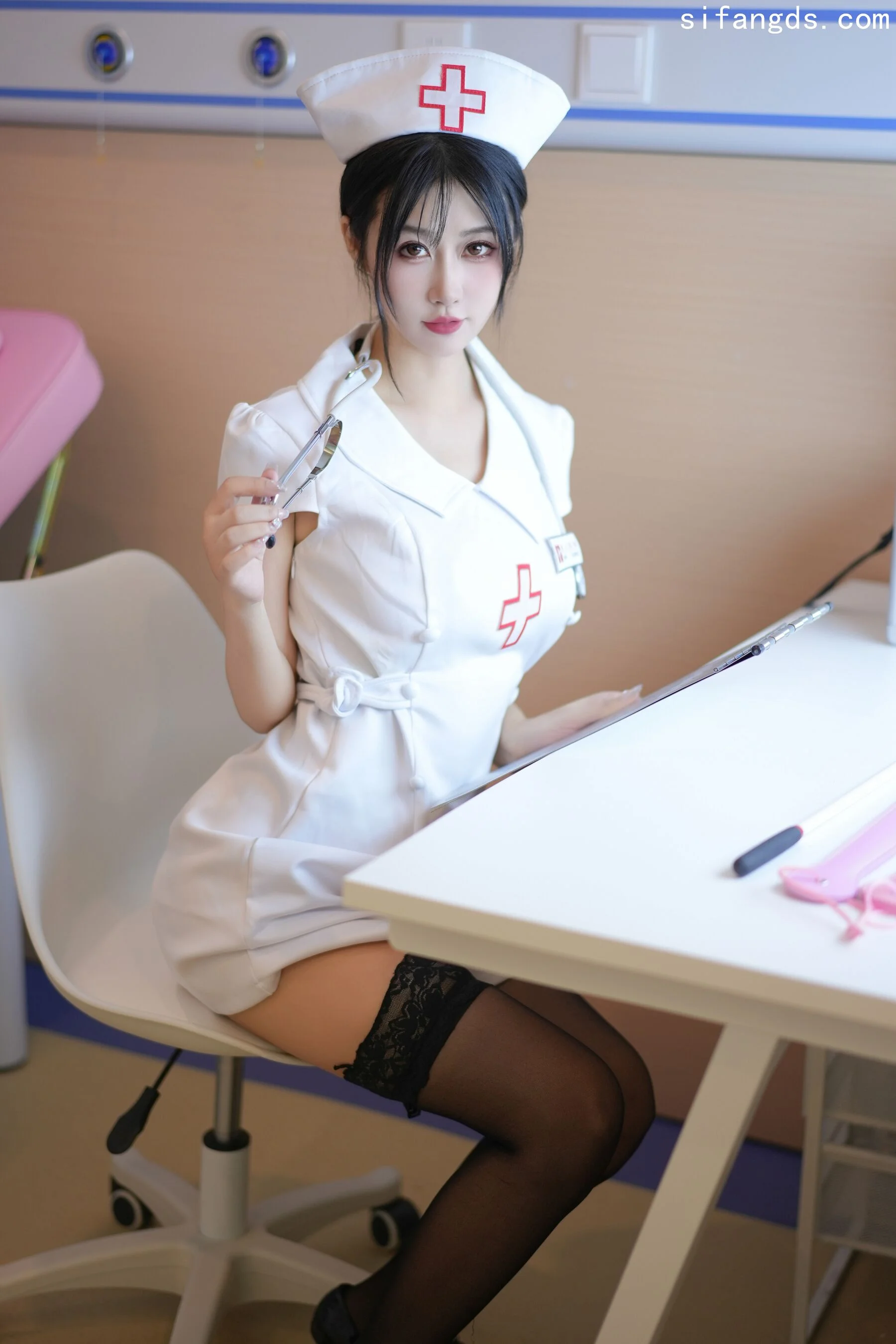 [私购流出] laura阿姣 Vol. 8512 92P 第5张（laura阿姣）