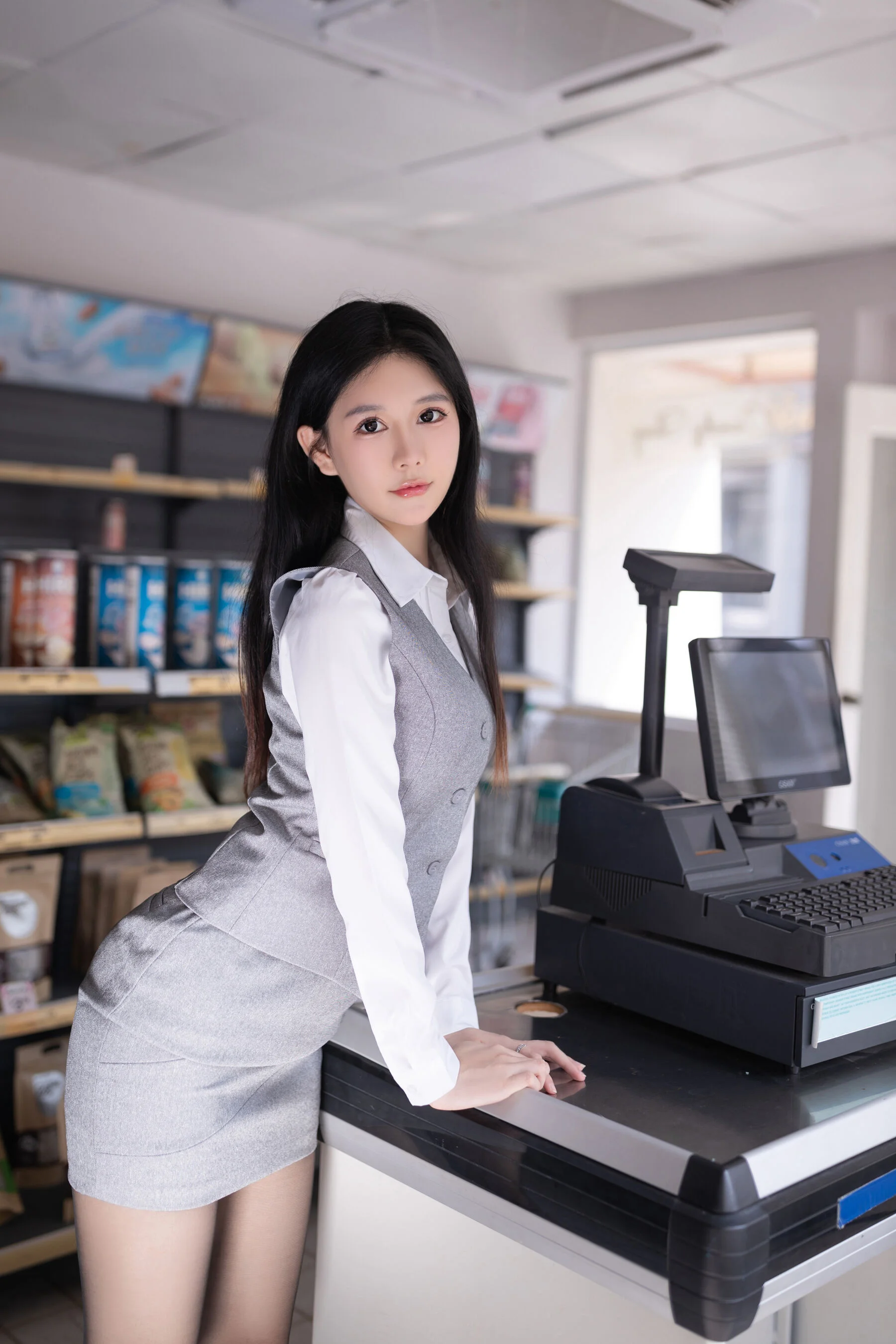 [私购流出] 谢小蒽 幼幼《便利店新星》 100P 第11张（谢小蒽）