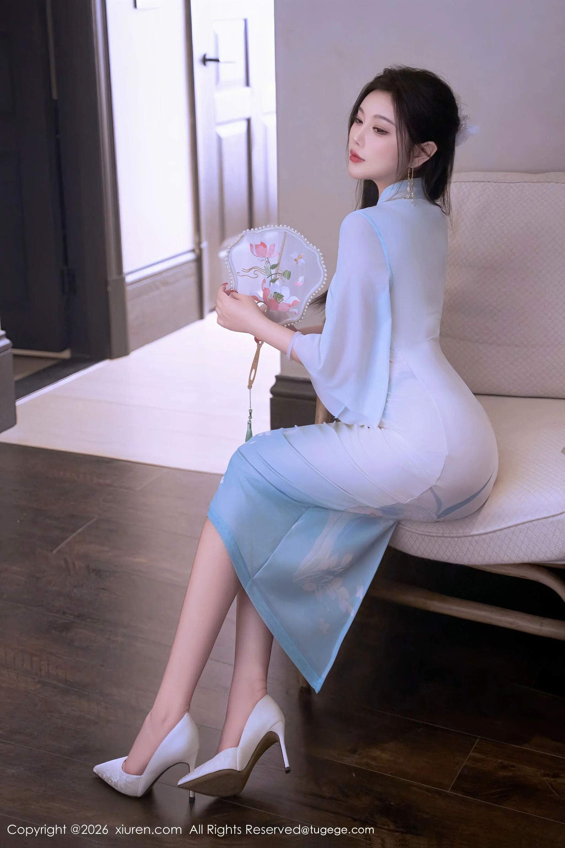 [秀人网] 杨晨晨 Vol. 11258 73P 第16张（杨晨晨）