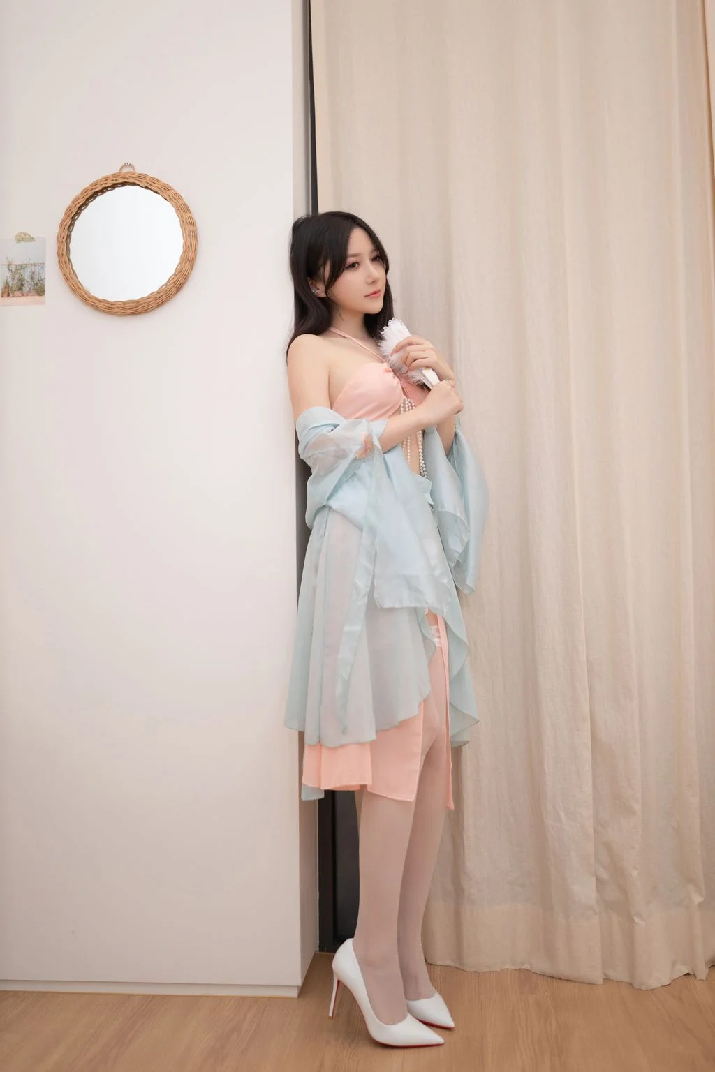[内购无水印] 鱼子酱Fish 小桃红 120P 第8张（鱼子酱Fish）