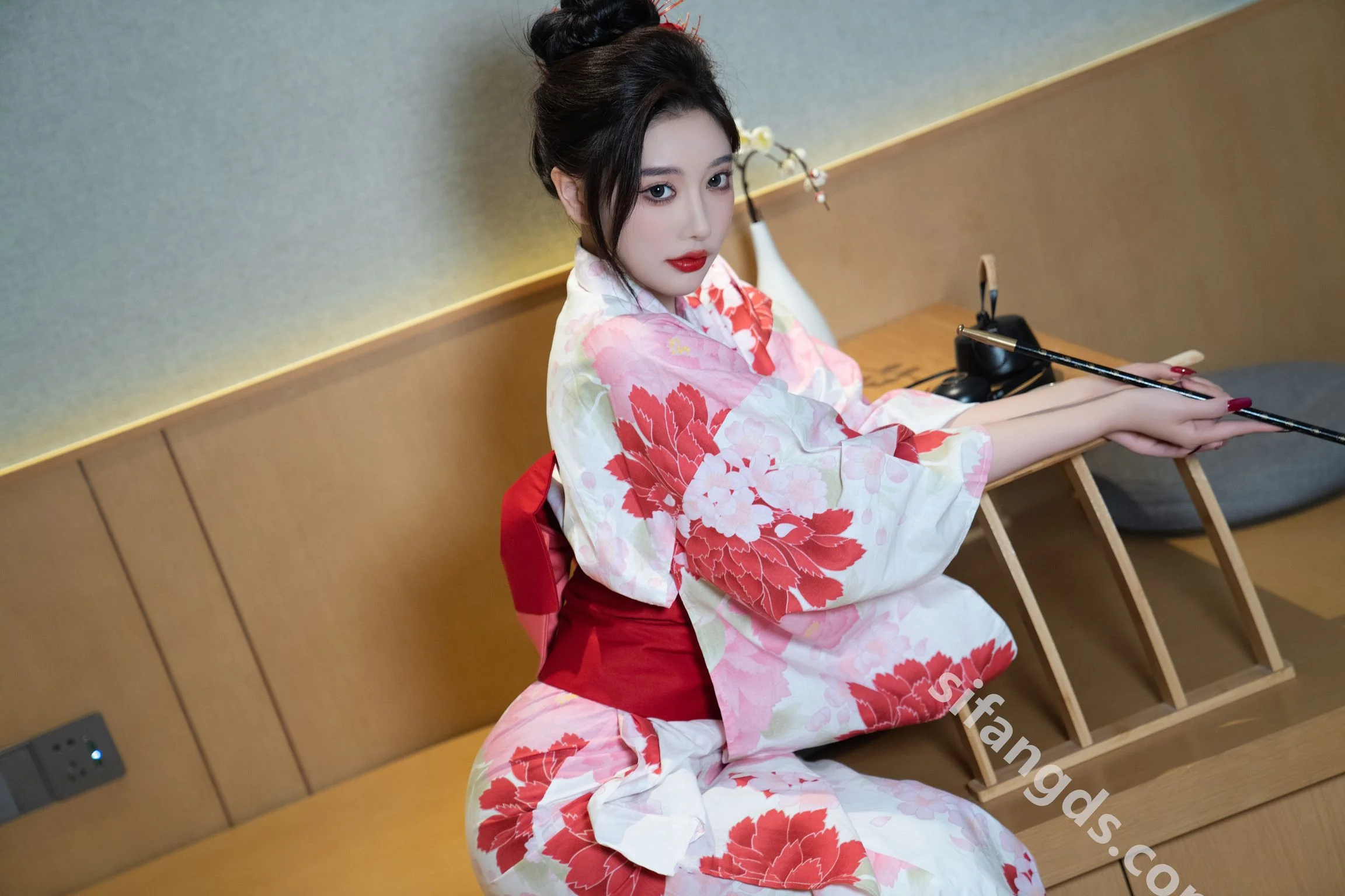 [内购无水印] 杨晨晨 和服日系风 性感撩人尤物 106P 第15张（杨晨晨）
