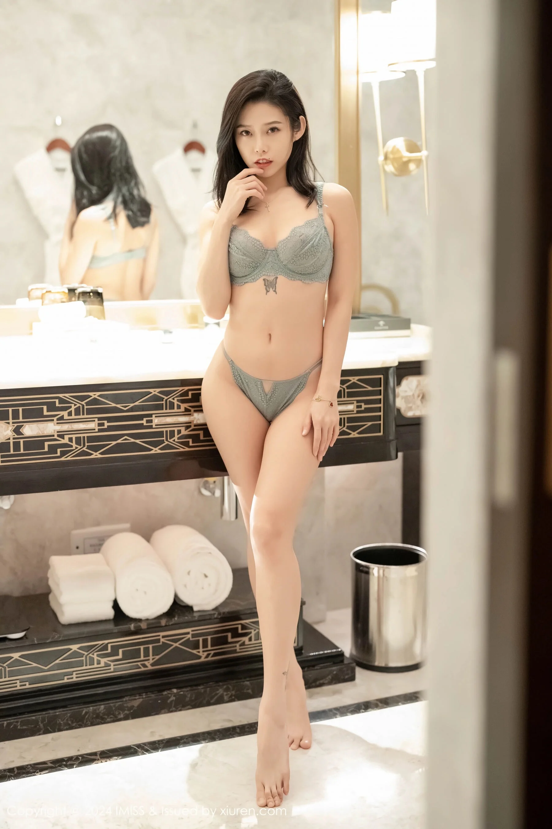 [爱蜜社] luvian本能 Vol. 0774 44P 第26张（luvian本能）