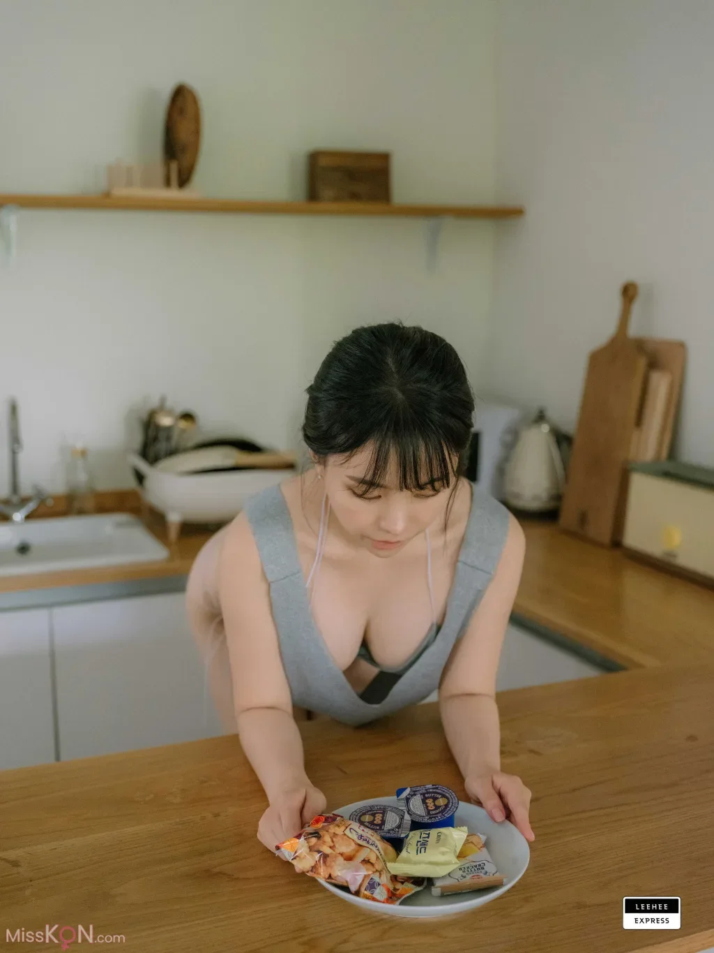 [LE] LEND-037 ND-037: Yuri 65P 第8张（Yuri）